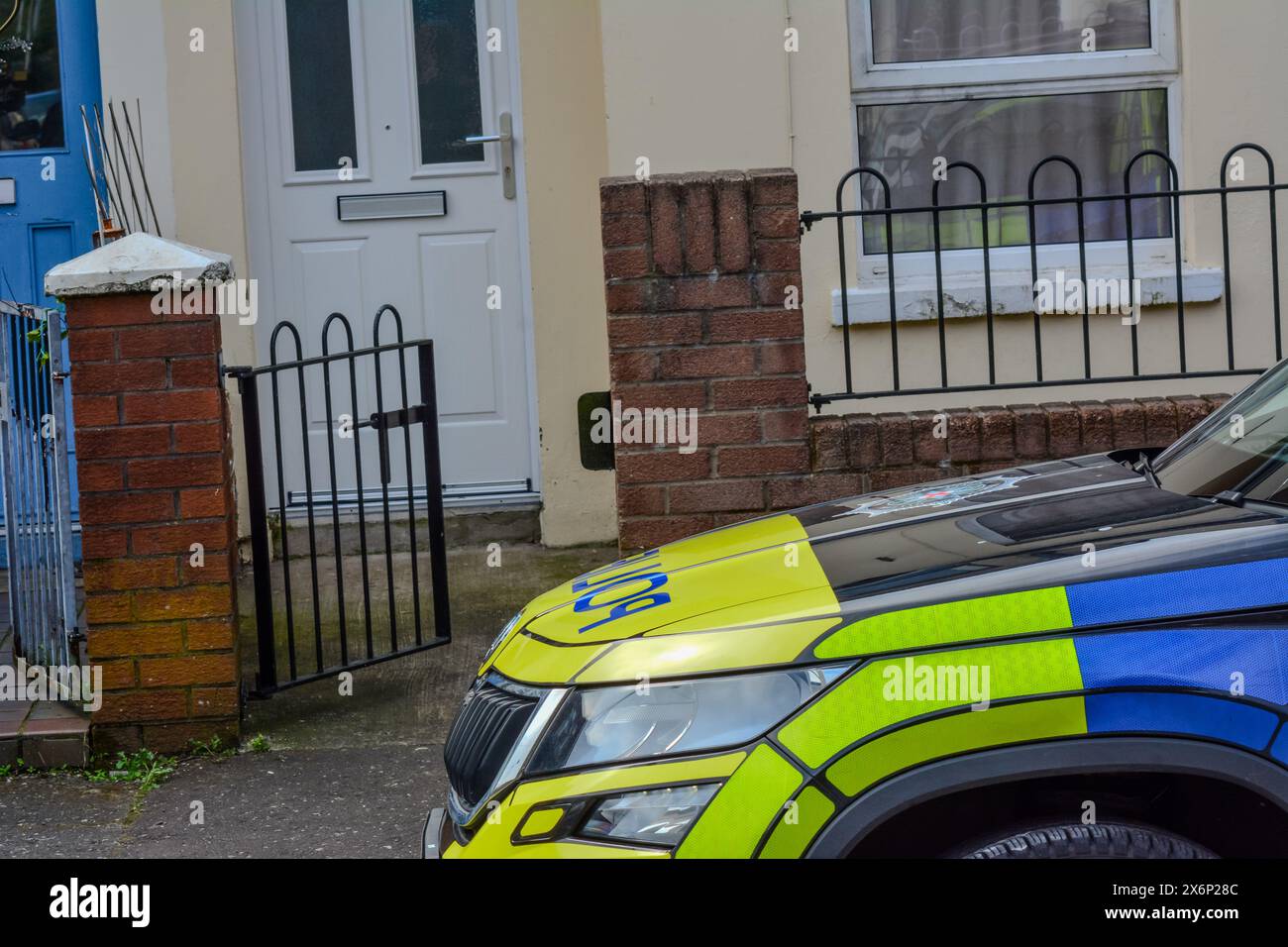 Forensic examination at a property on Madrid street following the murder of Kathryn Parton Belfast, United Kingdom 16/05/2024 Police at the scene of a murder in Madrid Street East Belfast Belfast Northern Ireland credit:HeadlineX/Alamy Live News Stock Photo