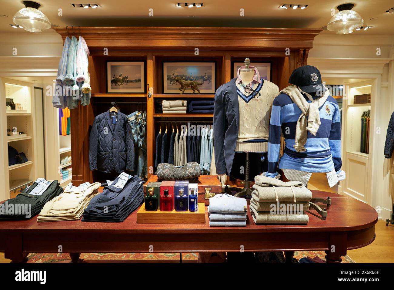Polo ralph lauren outlet inside interior clothing apparel hi res stock photography and images Alamy
