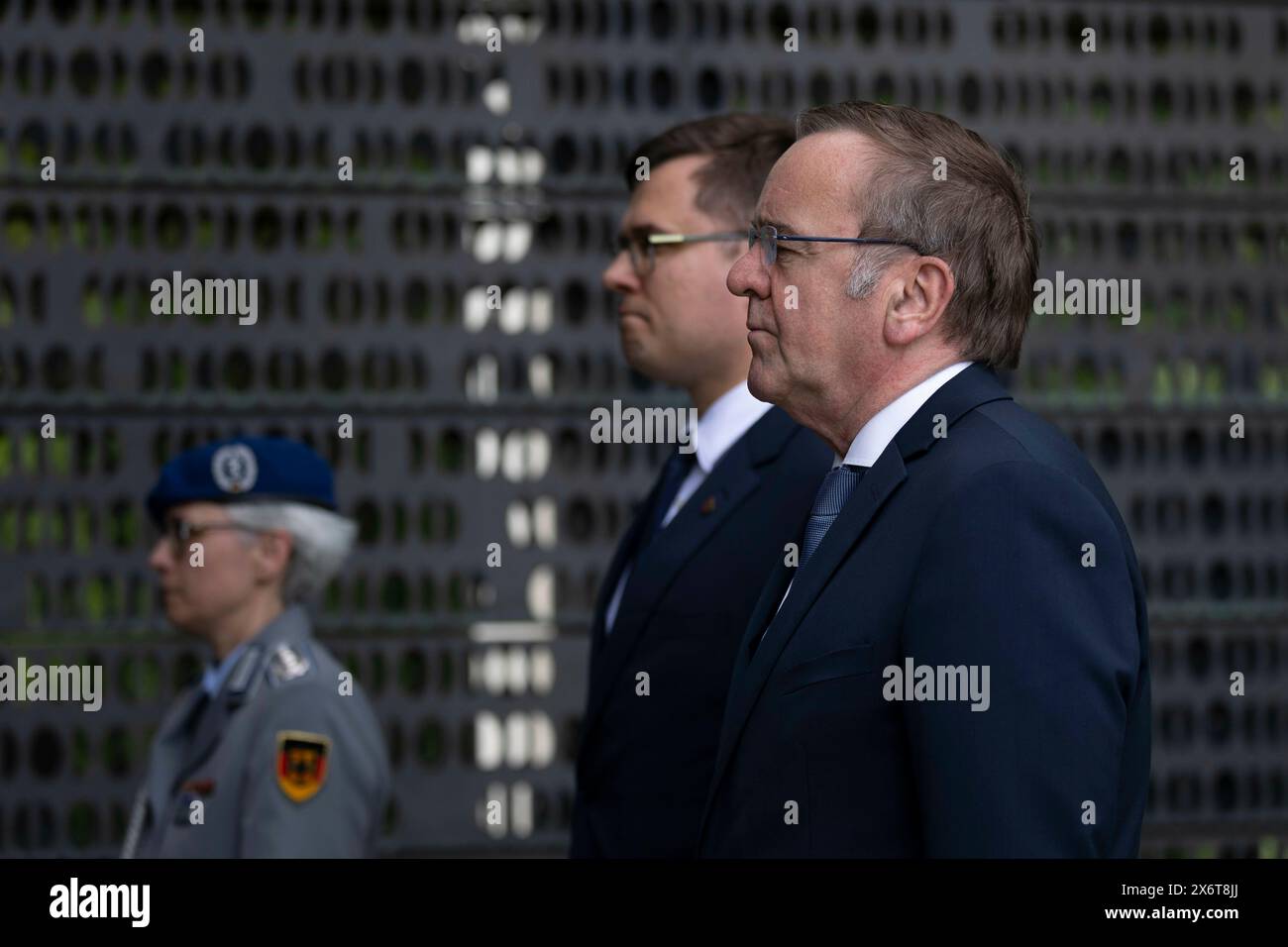 Boris Pistorius (SPD), Federal Minister of Defence and Laurynas Kasciunas, Lithuanian Minister of Defence during a wreath-laying ceremony at the BMVg in Berlin, 16 May 2024. Stock Photo