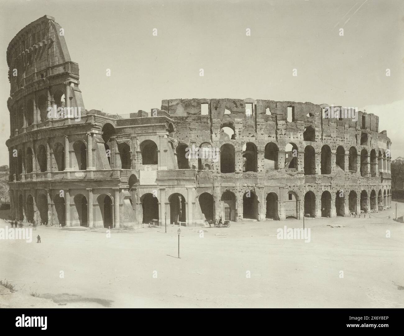 Colosseum in Rome (title on object), P.I.N. 5818 Roma Amfiteatro flavio o colosseo (A.D. dell 72 all' 80). (title on object), photograph, Fratelli Alinari, (mentioned on object), Rome, Netherlands, c. 1893 - c. 1903, photographic support, albumen print, height, 197 mm × width, 248 mm, height, 309 mm × width, 507 mm Stock Photo