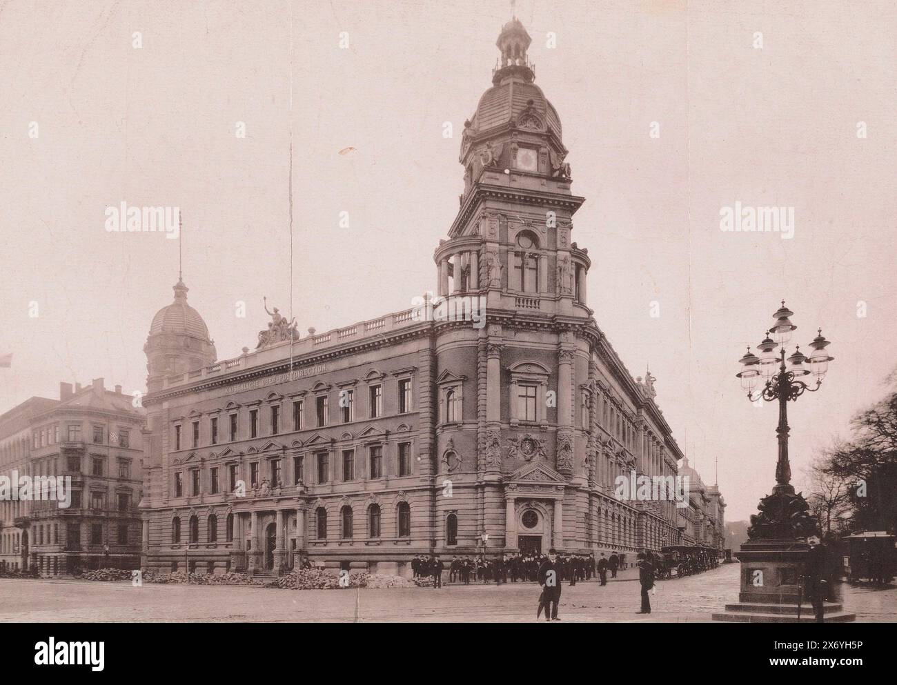 Hamburg main post office, photomechanical print, anonymous, anonymous, Hamburg, 1887 - 1910, paper, collotype, height, 143 mm × width, 203 mm Stock Photo