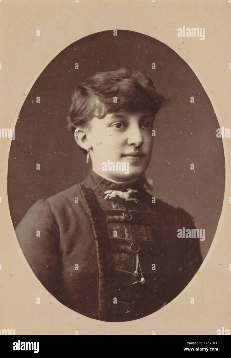 Portrait of an unknown woman, cabinet photograph, Willem Gerhardus Kuijer, (mentioned on object), Amsterdam, c. 1862 - c. 1899, cardboard, albumen print, height, 145 mm × width, 103 mm Stock Photo