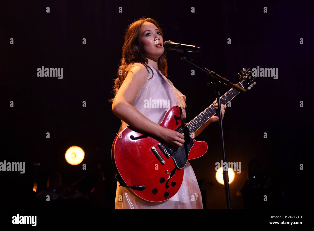 LONDON, ENGLAND - MAY 16: Laufey (Laufey Lín Bing Jónsdóttir ...