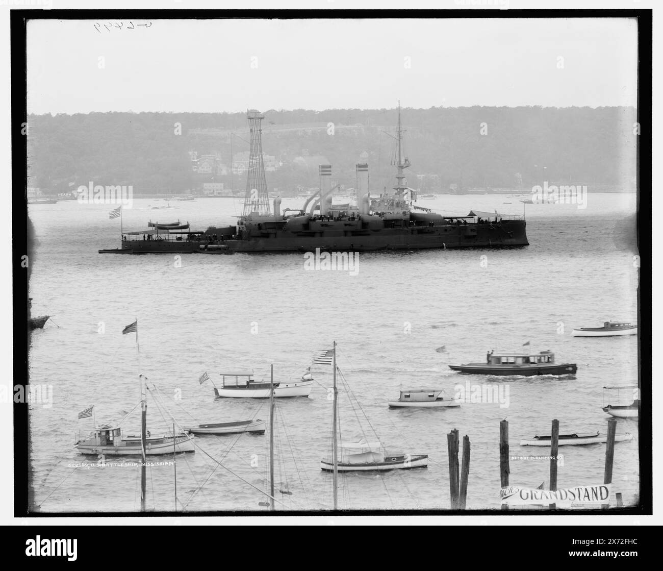 U.S. battleship Mississippi, 'G 6499' on negative., Detroit Publishing Co. no. 022589., Gift; State Historical Society of Colorado; 1949,  Mississippi (Battleship) , Battleships, American. , Naval parades & ceremonies. , Hudson-Fulton Celebration, 1909. , United States, New York (State), Hudson River. , United States, New Jersey, Hudson River. Stock Photo