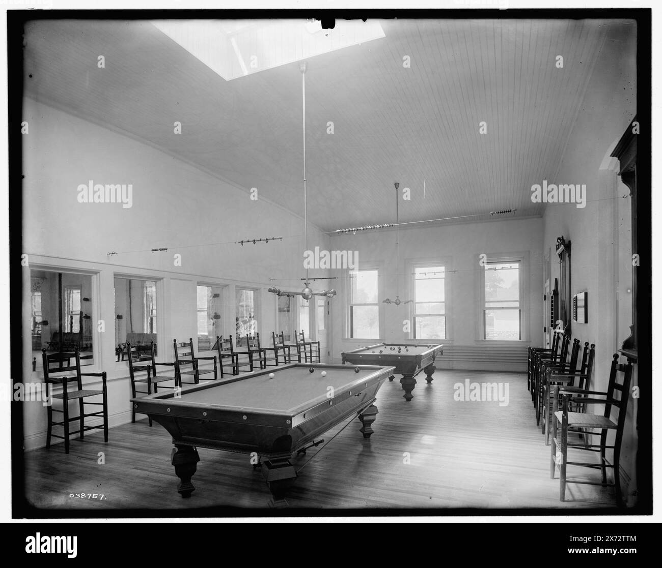 Billiard room Cut Out Stock Images \u0026 Pictures - Alamy, image size:1300x1117