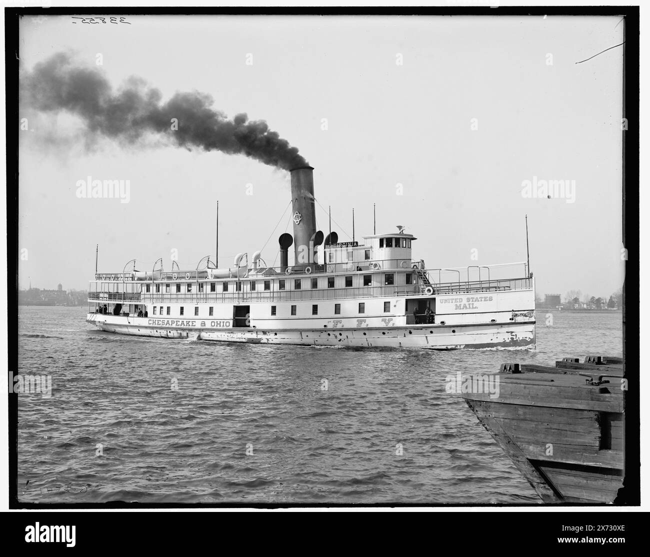 Ferry pilot boat Black and White Stock Photos & Images - Alamy