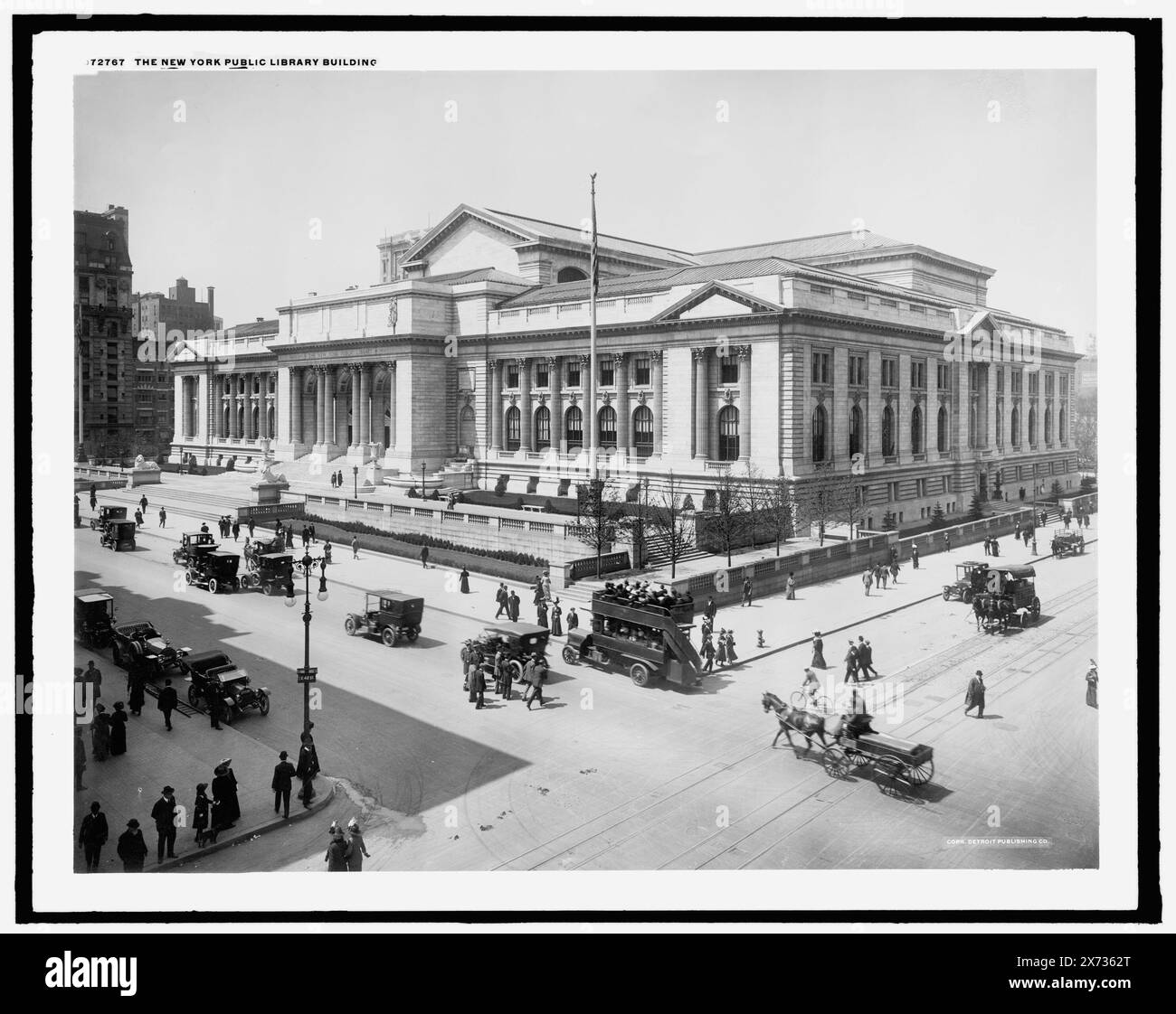 New York Public Library Building, The, Sign on lamppost: E. 42 St., Detroit Publishing Co. no. 072767., Gift; State Historical Society of Colorado; 1949,  New York Public Library. , Libraries. , United States, New York (State), New York. Stock Photo