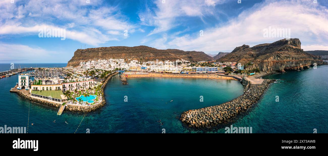 Puerto de Mogan with the beach in Gran Canaria, Spain. Favorite ...