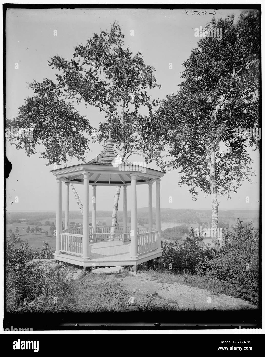 Burlington, Vt., Ethan Allen Park, the pinnacle outlook, Title from