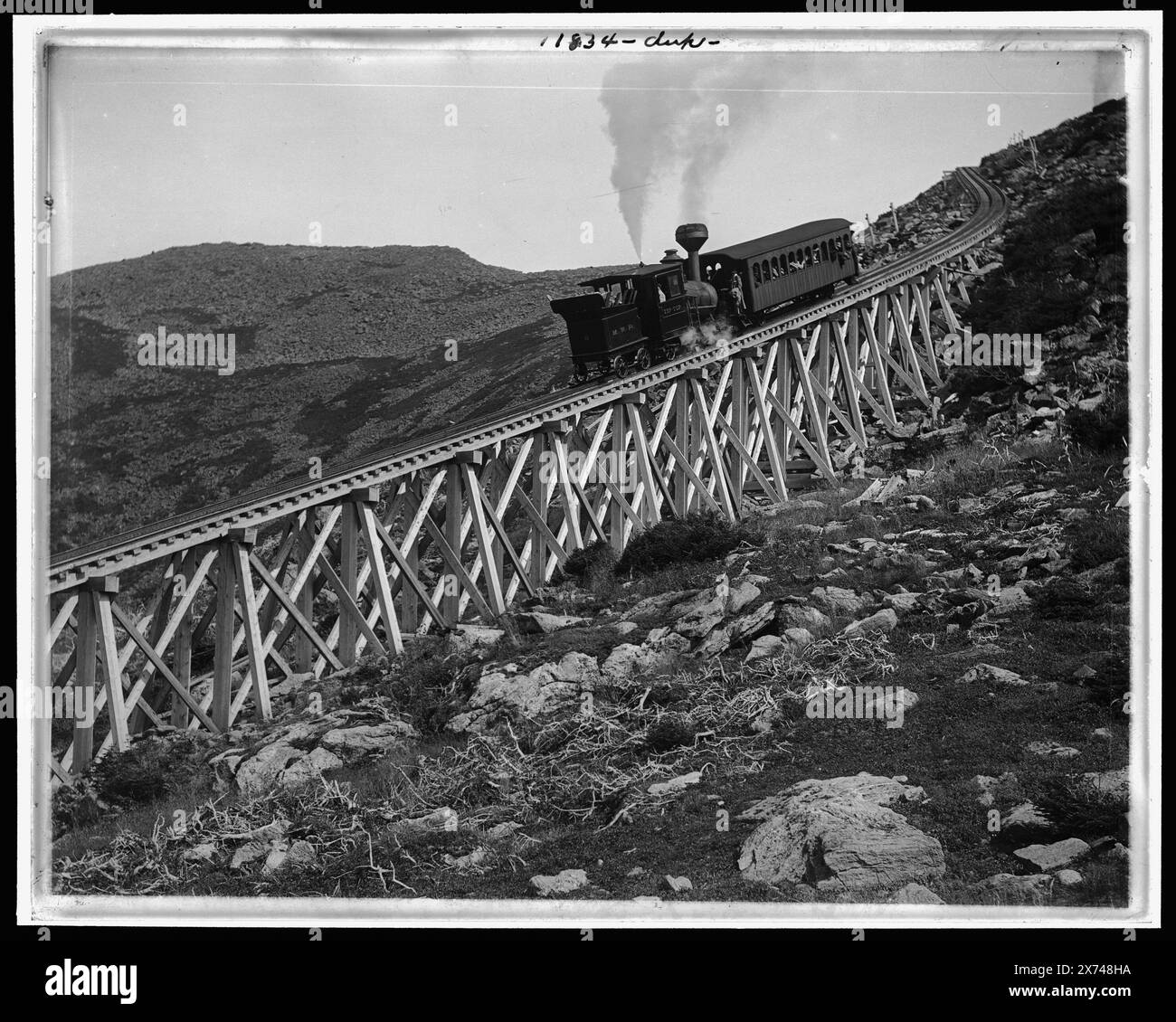 USA photo postcard train on Jacobs Ladder White Mountains N.H. c.1919 USA photo postcard train on Jacobs Ladder White Mountains N.H. c.1919