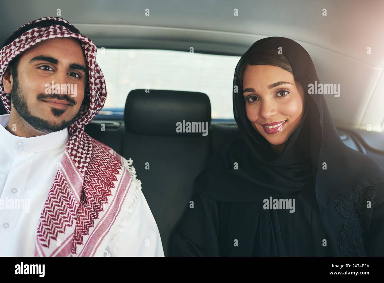 Arabic couple transport portrait hi-res stock photography and images ...