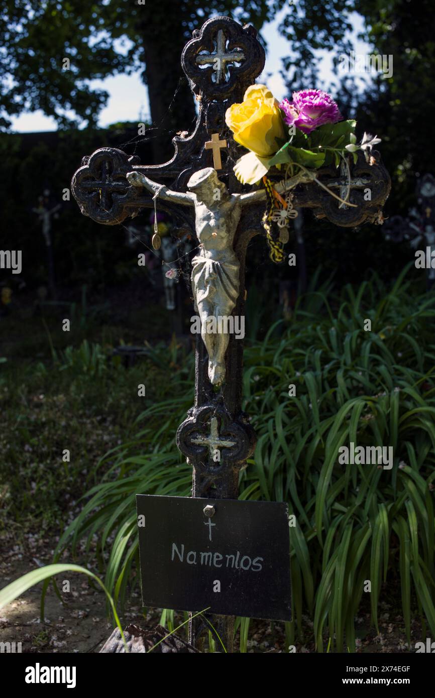 Vienna, Austria. 5th May, 2024. Many graves merely display ''˜Namenlos' (''˜nameless') or some variation thereof, followed by e. g. the date of when the body was discovered. The Cemetery of the Nameless - Friedhof der Namenlosen, is located at the on the outskirts of Vienna next to the Alberner Harbor - nearby the junction of the Danube Canal and the Danube itself. In the past, the Danube used to wash up the bodies of people who had drowned or been murdered here because of a water vortex. Many of them remained unidentified - nameless (namenlos in german). Buried here are people who were wash Stock Photo