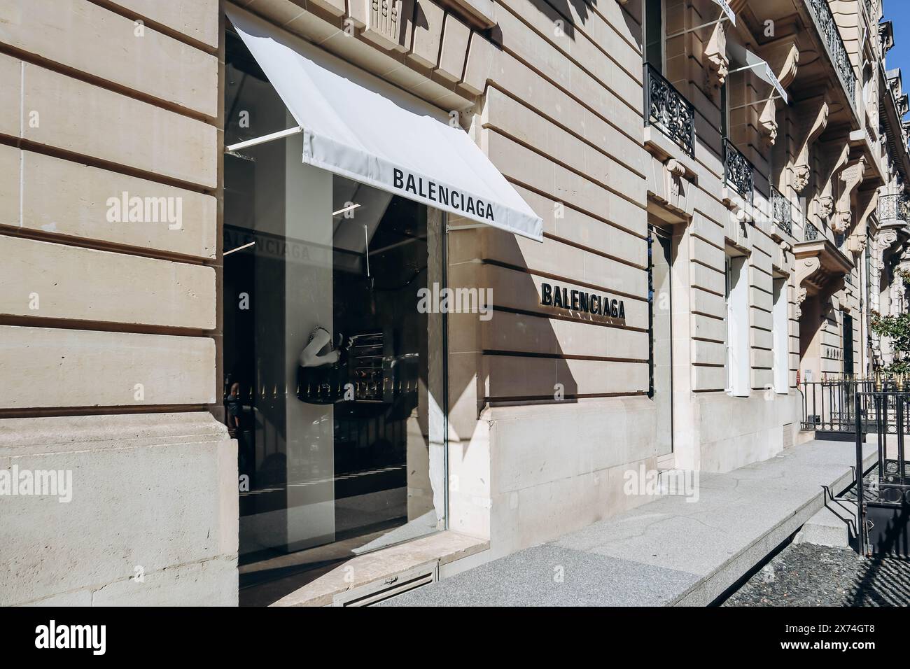 Balenciaga boutique hi res stock photography and images Alamy