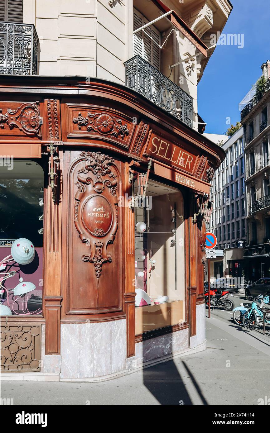 Hermes boutique hi-res stock photography and images - Page 3