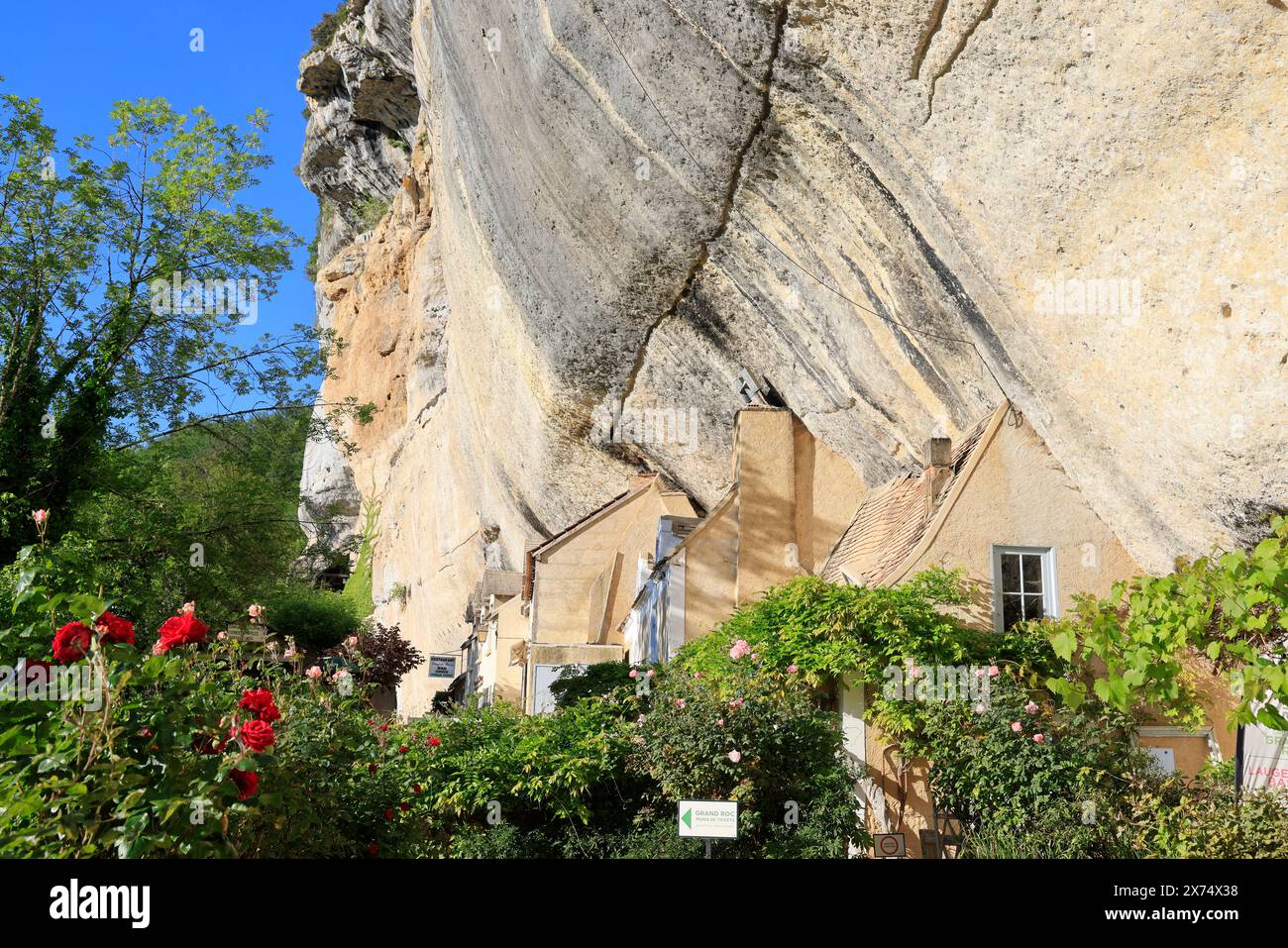 Commune Rocks The prehistoric site of Laugerie-Basse, rock shelter in the commune of ...