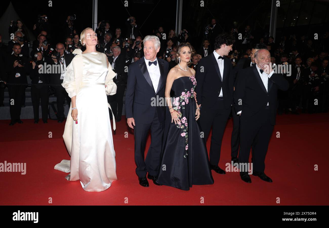 Cannes, France. 17th May, 2024. Richard Gere, Alejandra Silva, Homer James Jigme Gere, Uma Thurman, Thierry Fremaux attend the 'Oh, Canada' Red Carpet at the 77th annual Cannes Film Festival at Palais des Festivals on May 17, 2024 in Cannes, France. Photo: DGP/imageSPACE Credit: Imagespace/Alamy Live News Stock Photo