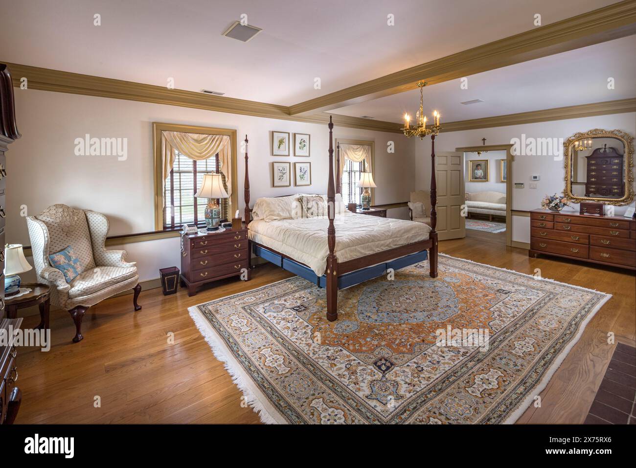 Large elegant American colonial bedroom, Pennsylvania USA Stock Photo