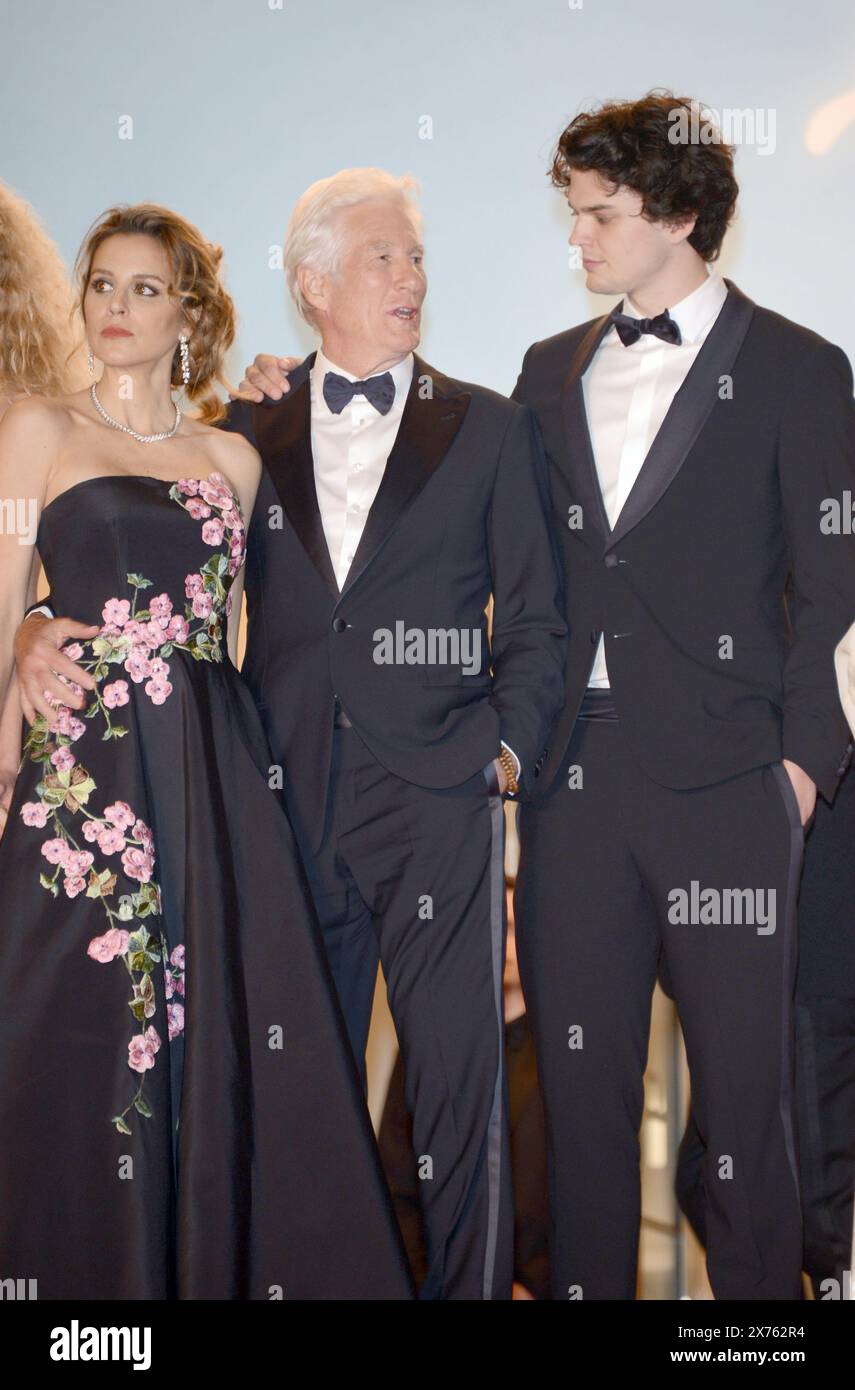 May 17, 2024, Cannes, France: CANNES, FRANCE - MAY 17: Alejandra Silva, Richard Gere and Homer James Jigme Gere attend the ''Oh, Canada'' Red Carpet at the 77th annual Cannes Film Festival at Palais des Festivals on May 17, 2024 in Cannes, France. (Credit Image: © Frederick Injimbert/ZUMA Press Wire) EDITORIAL USAGE ONLY! Not for Commercial USAGE! Stock Photo