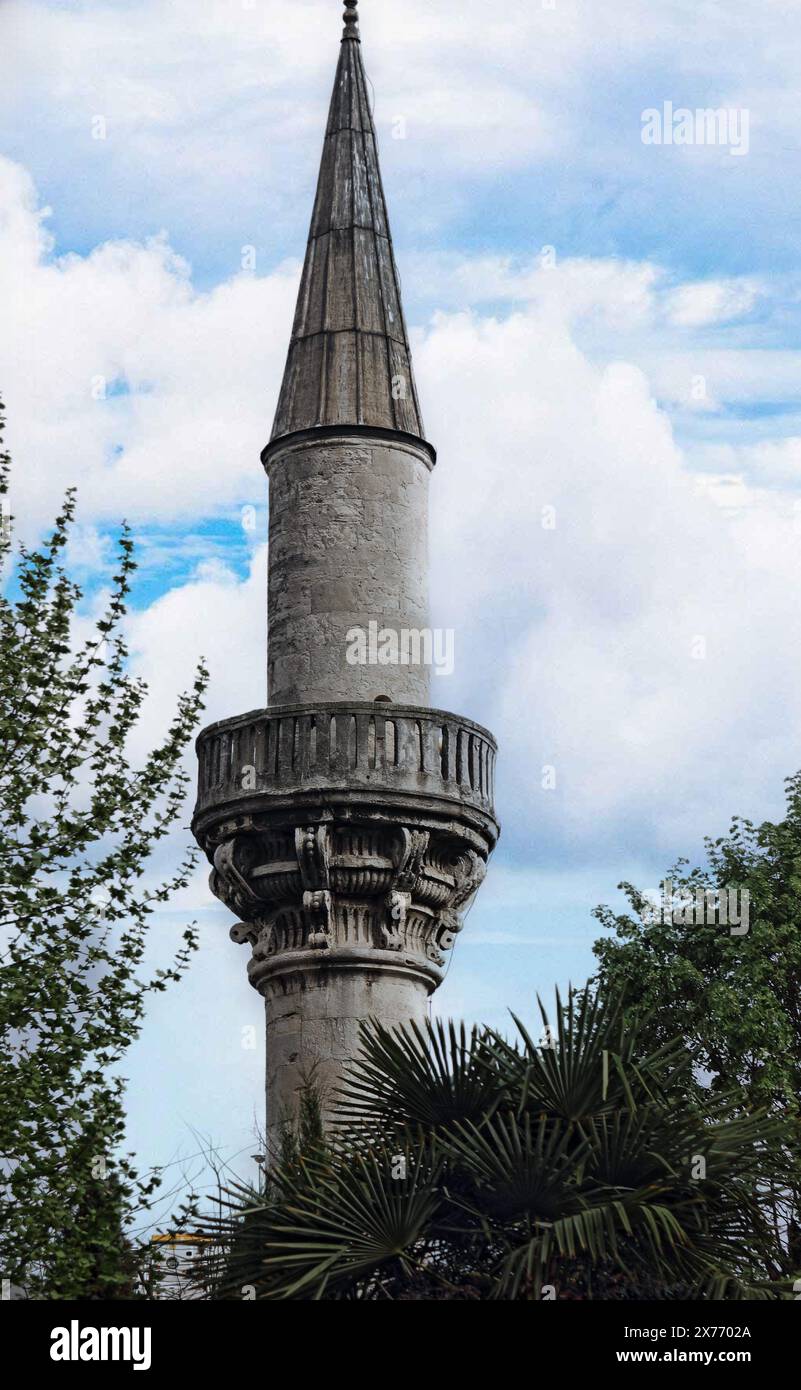 The Blue Mosque (Sultanahmet Mosque) in Istanbul, Turkey Stock Photo ...