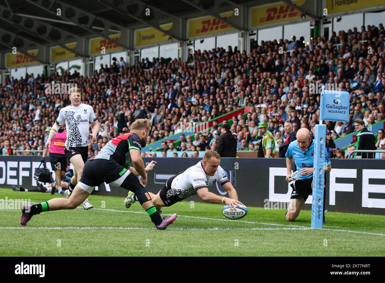 LONDON, UK - 18th May 2024:  James Williams of Bristol Bears scores his sides first try during the Premiership rugby match between Harlequins and Bristol Bears at Twickenham Stoop  (Credit: Craig Mercer/ Alamy Live News) Stock Photo