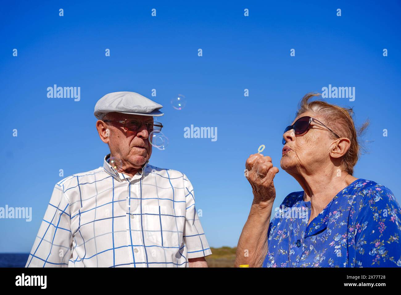 Funny family couple having fun hi-res stock photography and images - Alamy