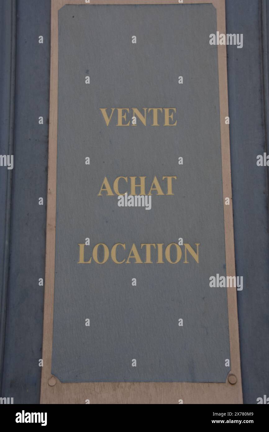 Un panneau à Versailles VENTE ACHAT LOCATION Stock Photo