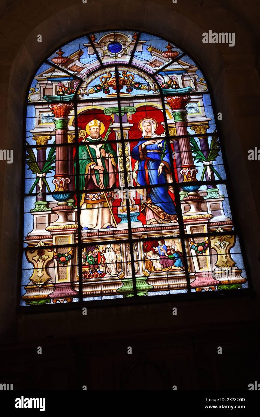 L'église Notre-Dame de Versailles est une église paroissiale située rue de la Paroisse, dans le quartier Notre-Dame, à Versailles (Yvelines), sa façad Stock Photo