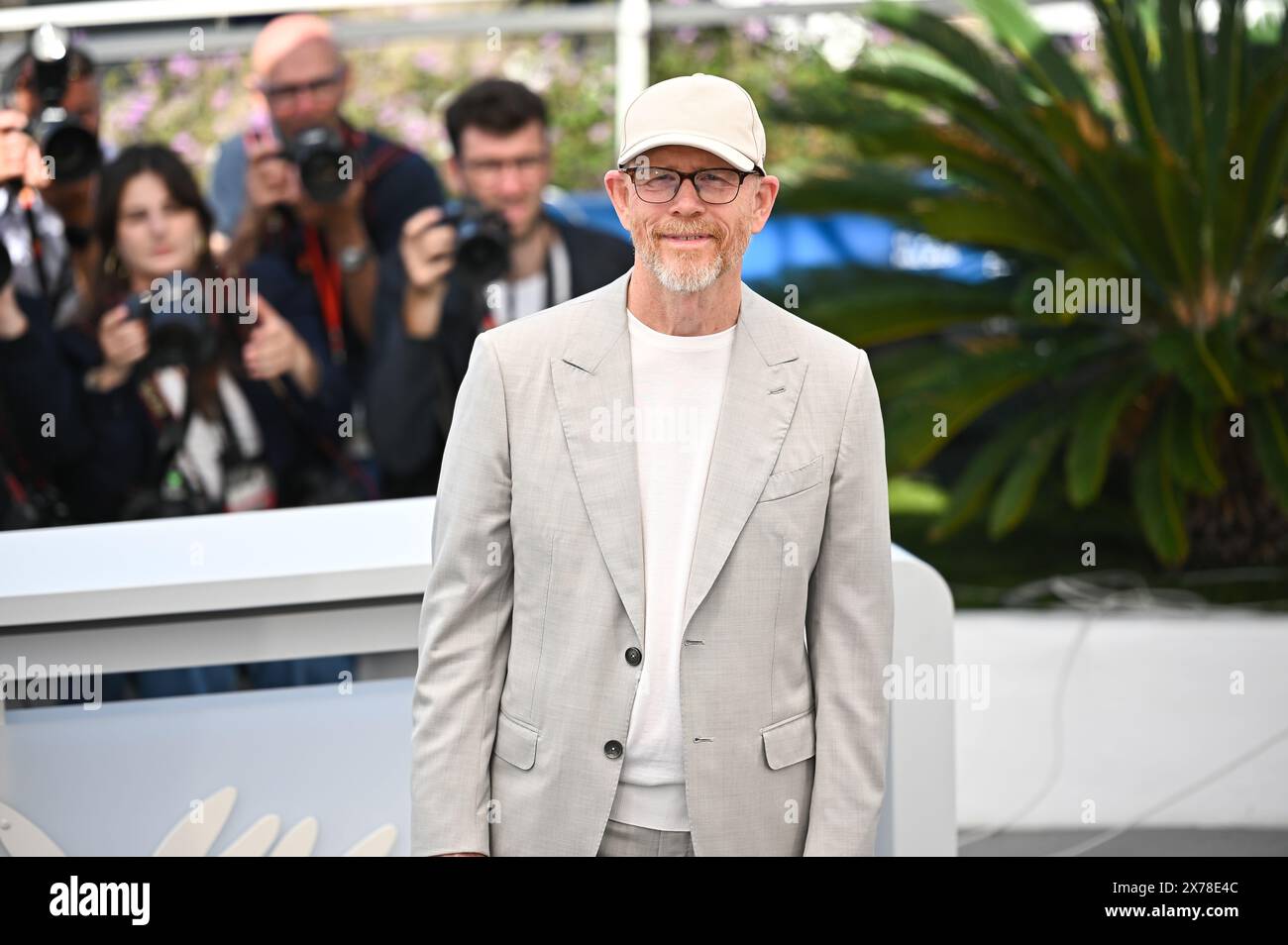 Cannes, France. 18th May, 2024. Ron Howard is attending the ''Jim Henson: Idea Man'' Photocall at the 77th annual Cannes Film Festival at Palais des Festivals in Cannes, France, on May 18, 2024. (Photo by Stefanos Kyriazis/NurPhoto) Credit: NurPhoto SRL/Alamy Live News Stock Photo