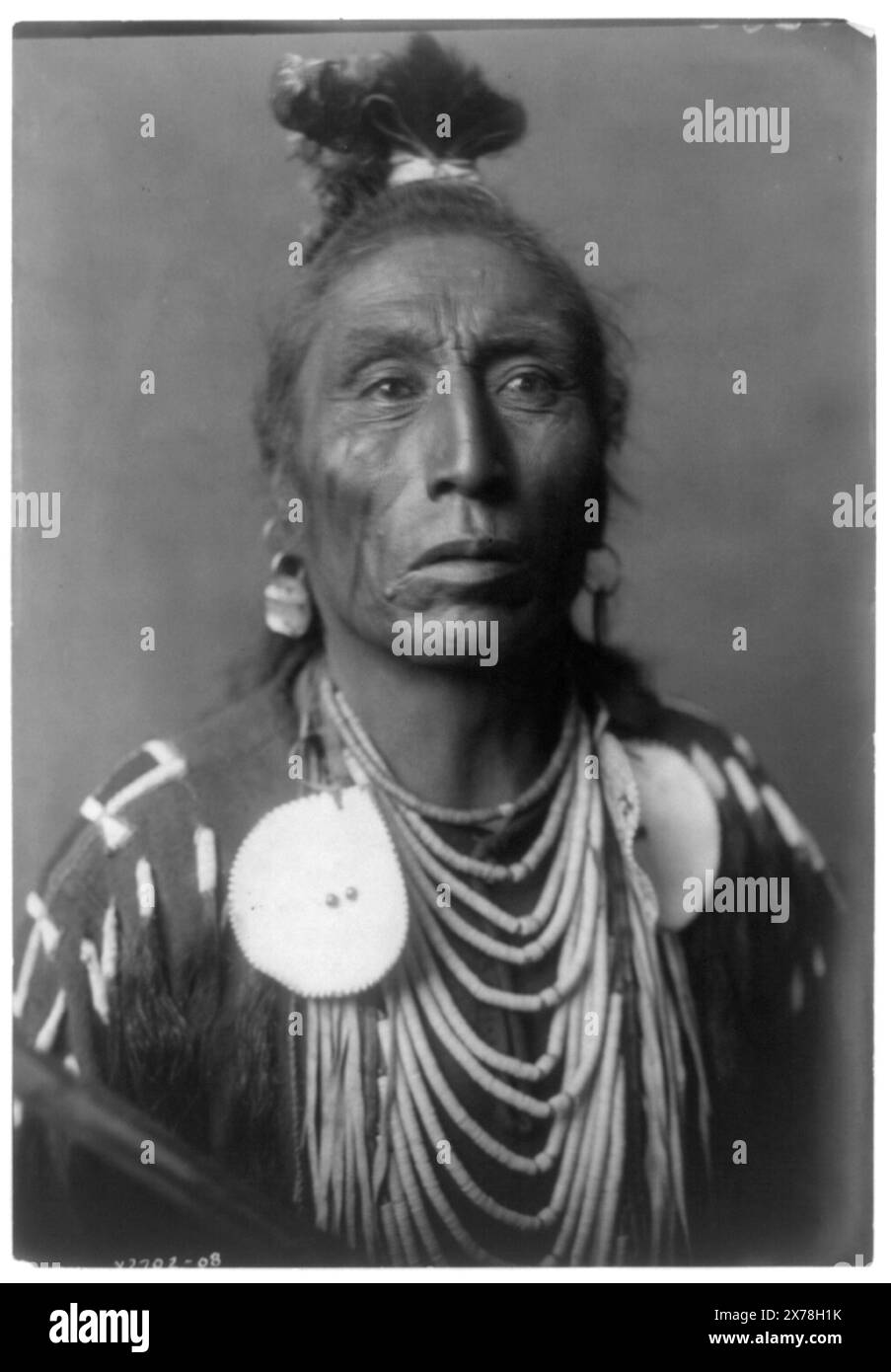 Crow indians hi-res stock photography and images - Alamy