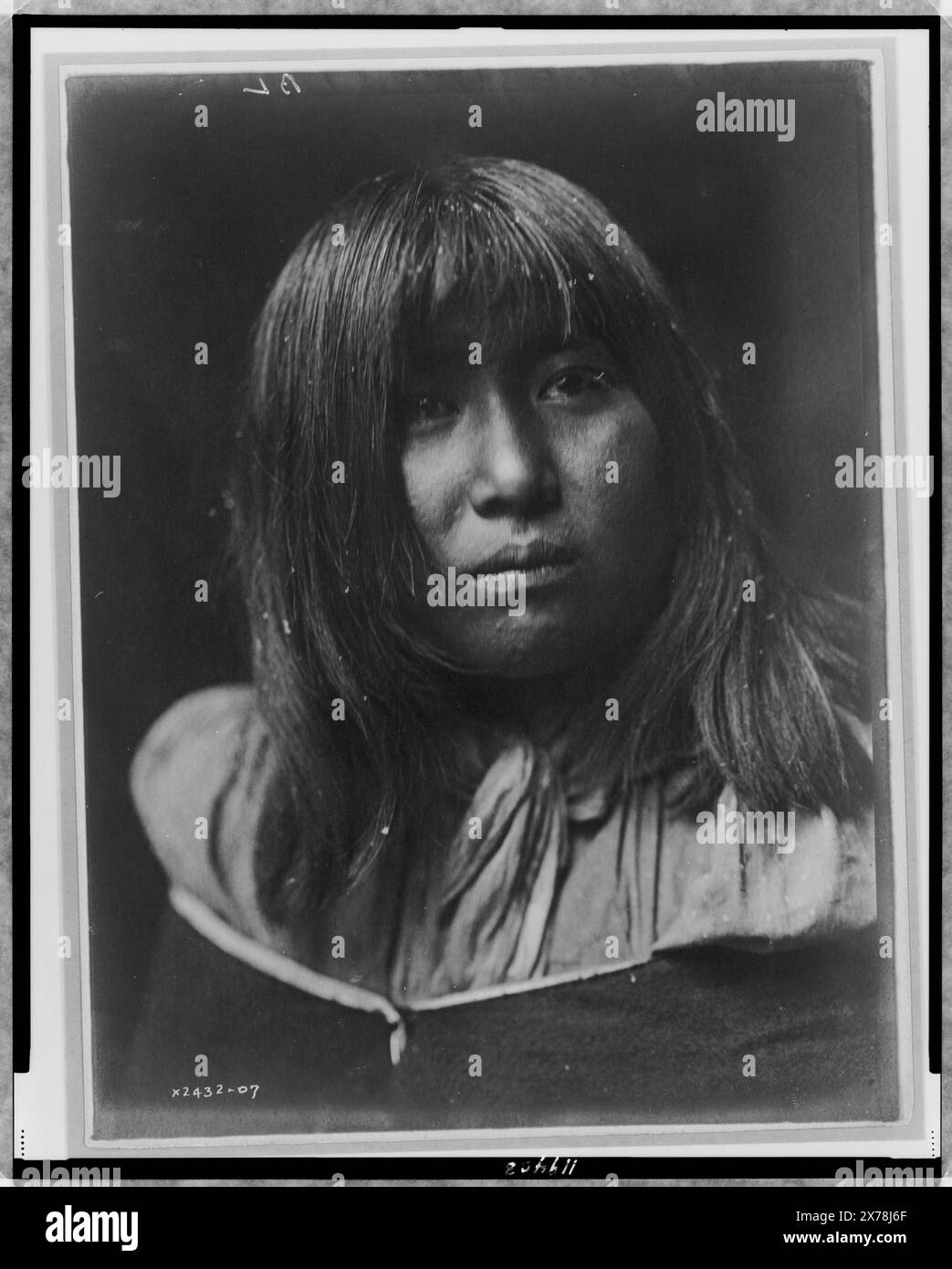 Tonovige Havasupai, Edward S. Curtis Collection ., Curtis no. 2432-07., Published in: The North American Indian / Edward S. Curtis. [Seattle, Wash.] : Edward S. Curtis, 1907-30, Suppl. v. 3, pl. 74.. Tonovíg?. , Indians of North America, Clothing & dress, 1900-1910. , Havasupai Indians, Clothing & dress, 1900-1910. Stock Photo