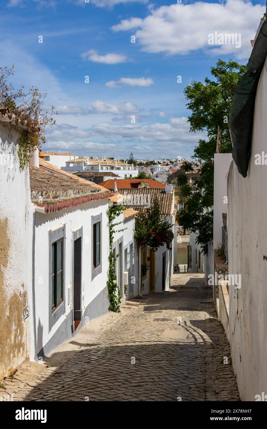 Alleyway in the town of Tavira, Eastern Algarve, Algarve, Portugal, Europe Stock Photo