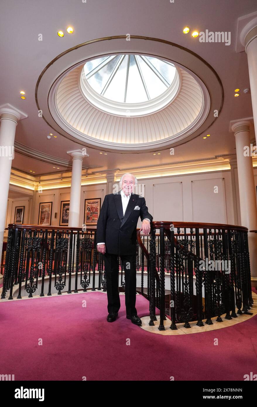 Comedian Jimmy Tarbuck at The London Palladium before appearing on Barry Manilow's UK tour, including four dates at the venue. Picture date: Thursday May 16, 2024. Stock Photo