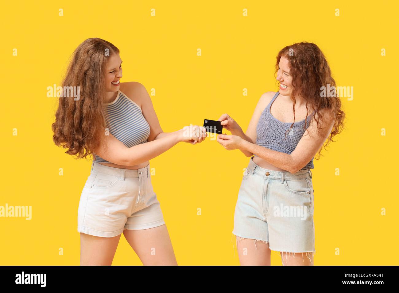 Redhead twins hi-res stock photography and images - Page 2 - Alamy