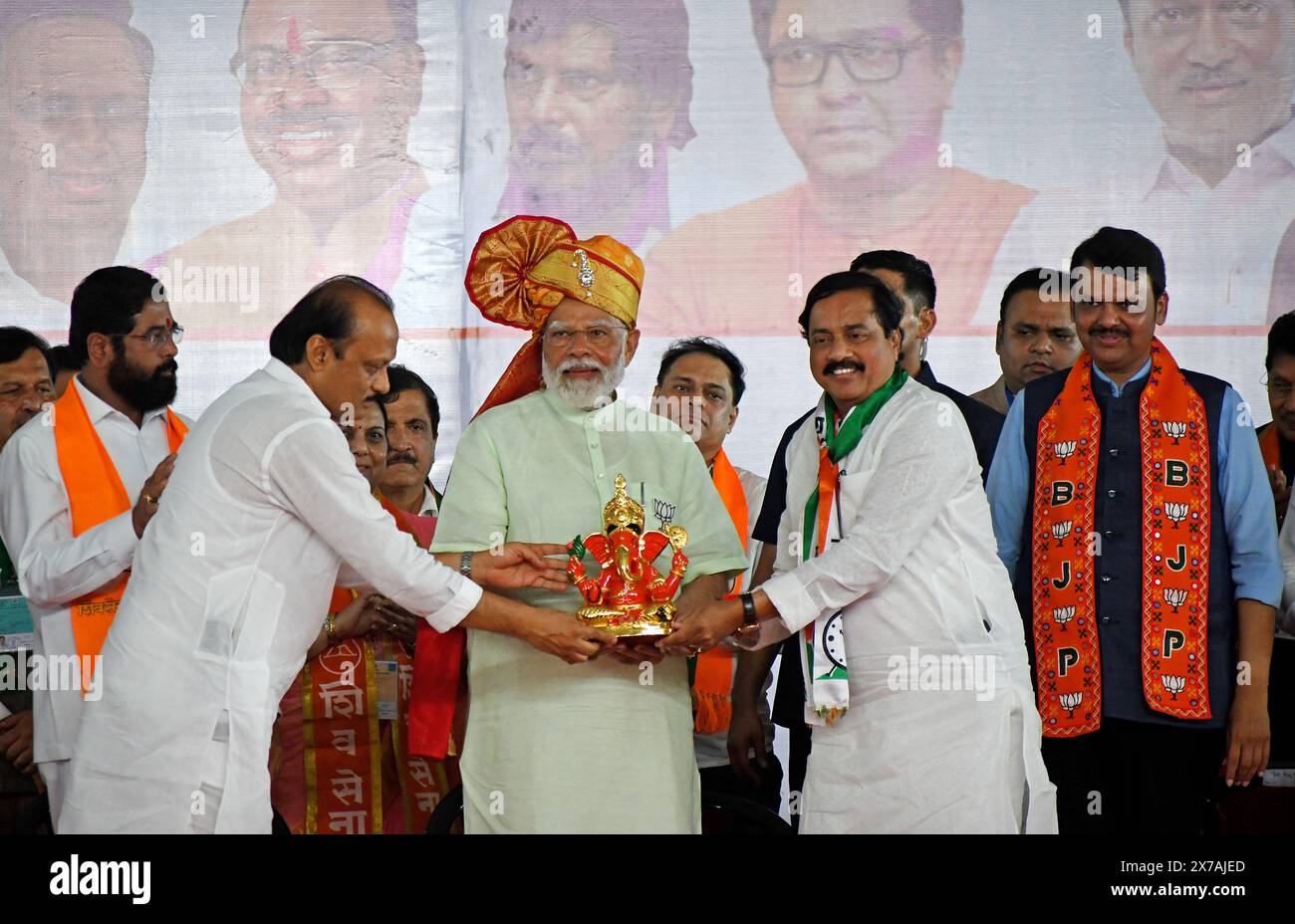 India modi statue hi-res stock photography and images - Alamy