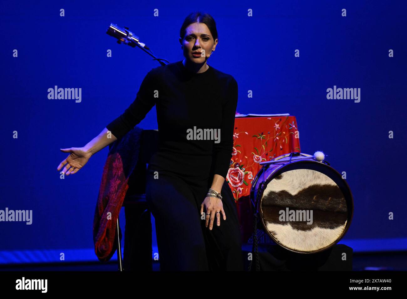 Simona Singer Italian singer Music Concert - Molinari e Damato El Pelusa y la Negra ...