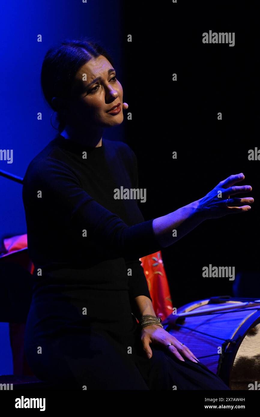 Simona Singer Italian singer Music Concert - Molinari e Damato El Pelusa y la Negra ...