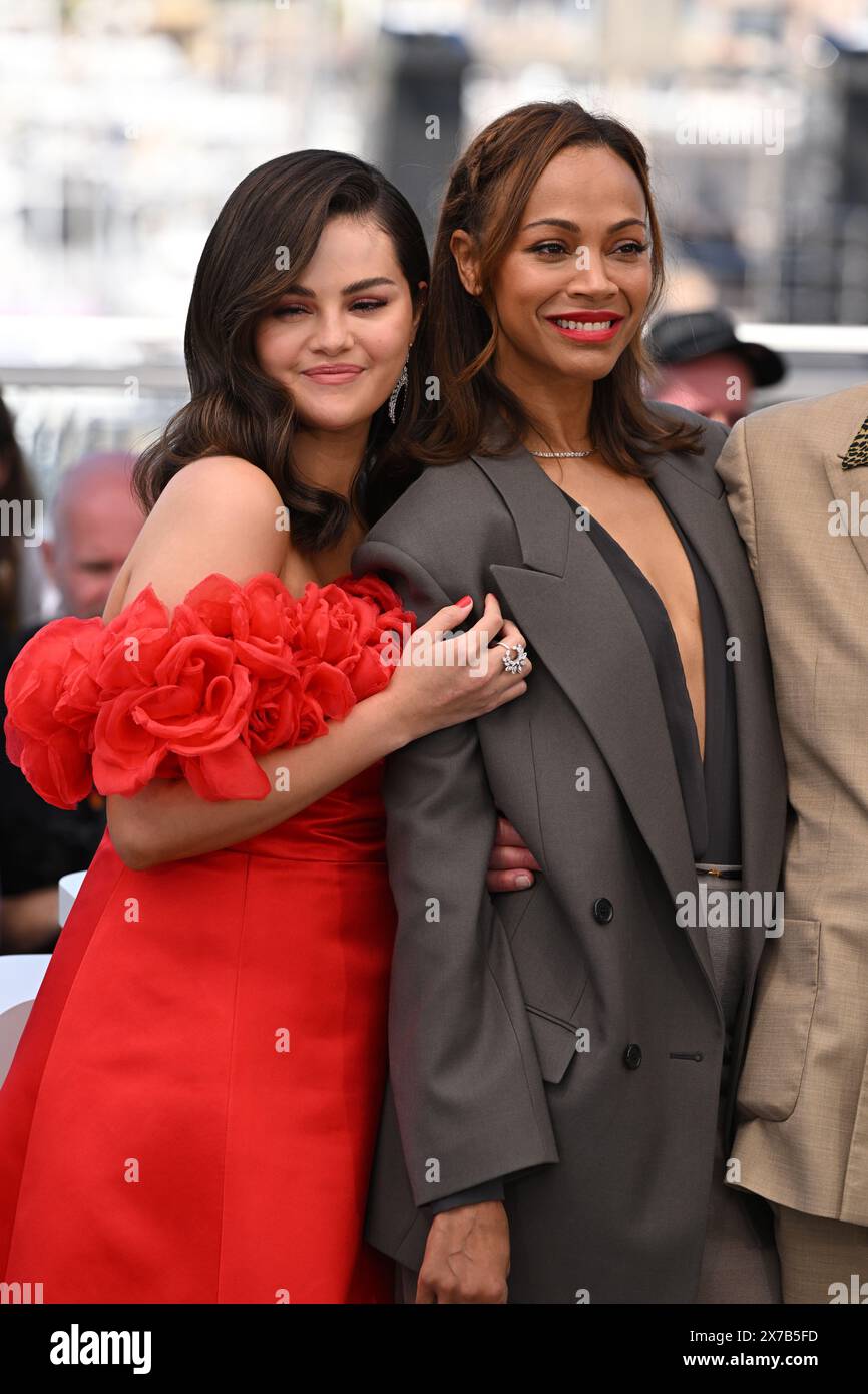 Selena Gomez and Zoe Saldana at the photo call for the film Emilia