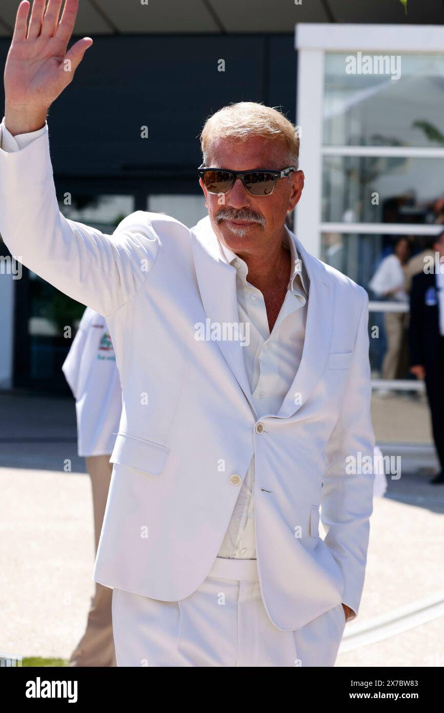 Kevin Costner poses at the photo call of 'Horizon An American Saga