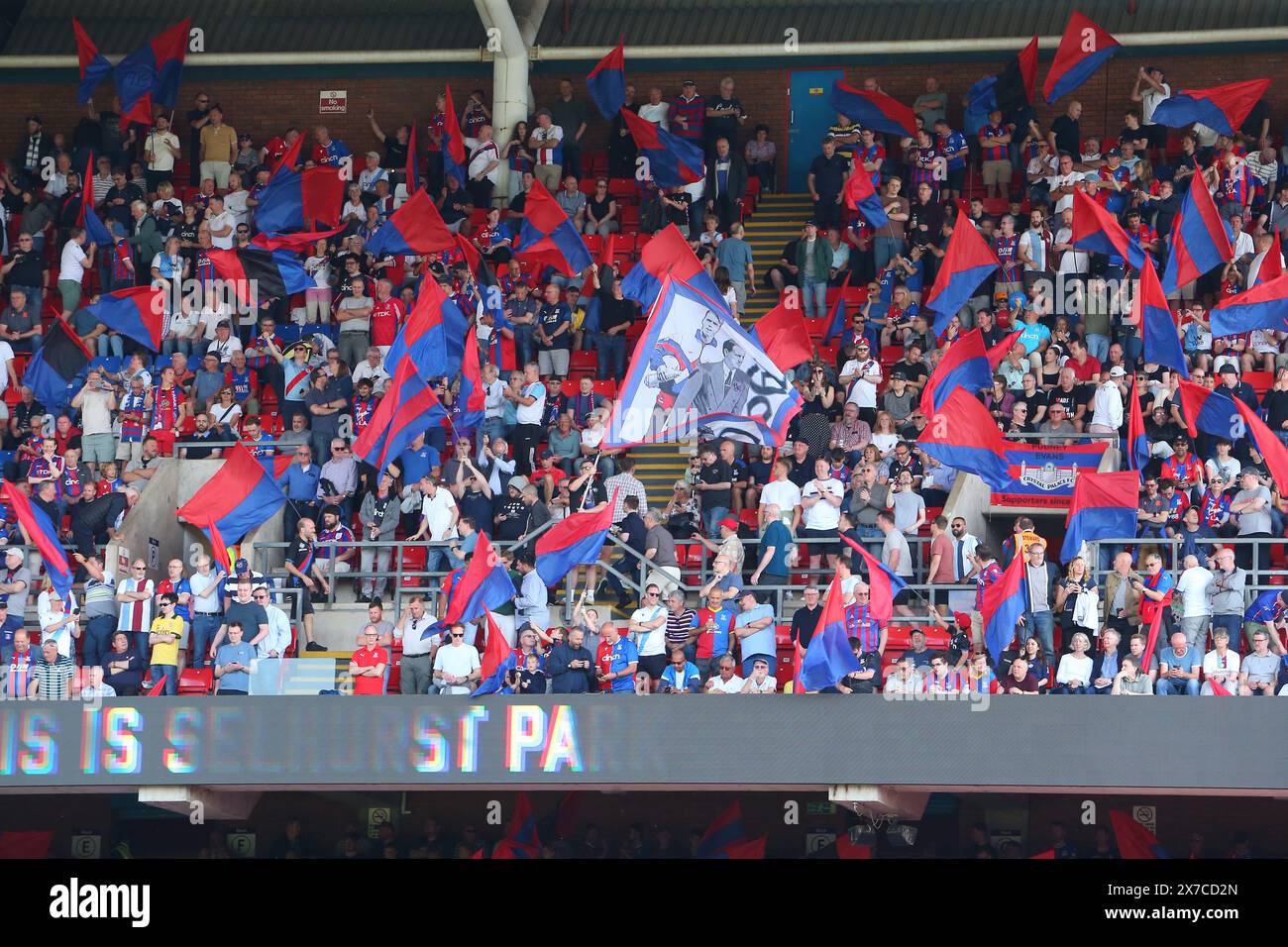 Crystal palace fans flags 2024 hires stock photography and images Alamy