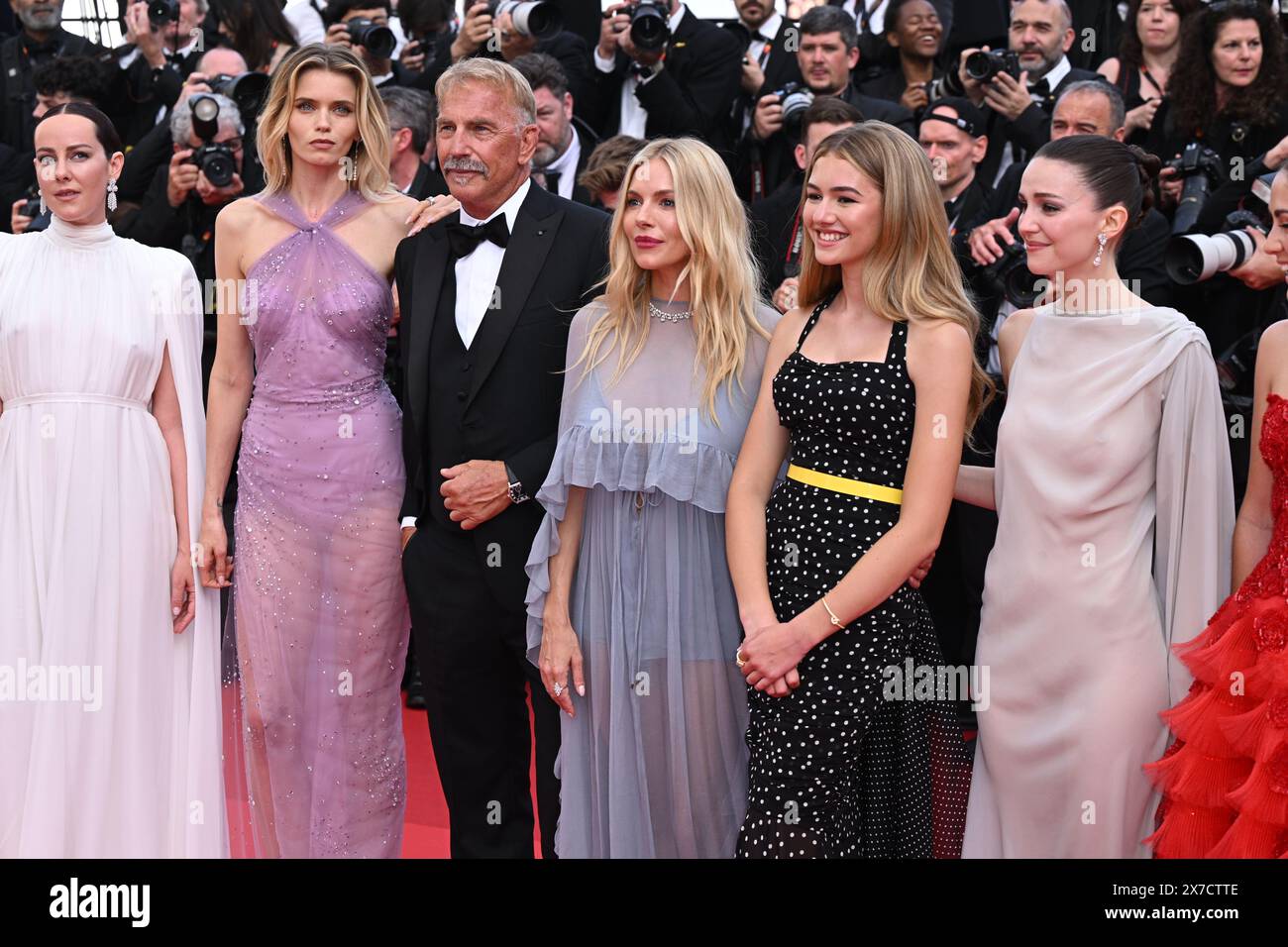 (left to right) Jena Malone, Abbey Lee Kershaw, Kevin Costner, Sienna
