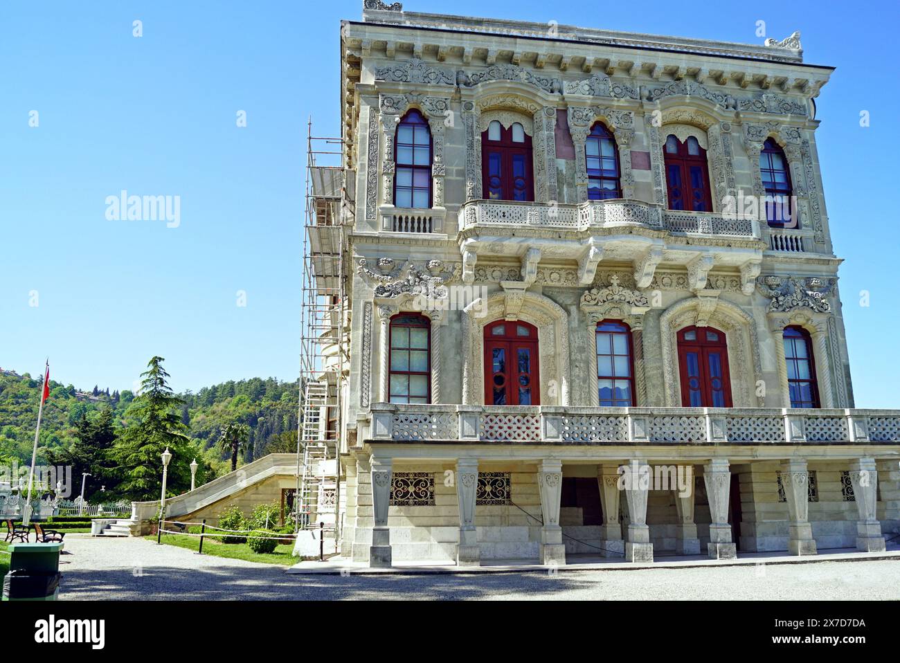 Monumental mansion hi-res stock photography and images - Alamy