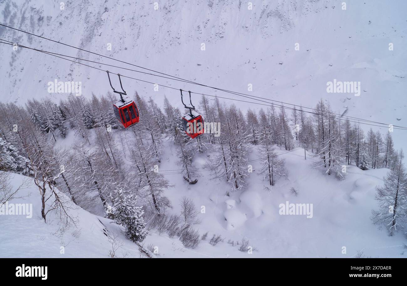 Chamonix france march ski hi-res stock photography and images - Alamy