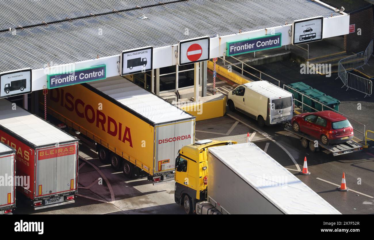 Lorries queue for the frontier control area at the Port of Dover in Kent. The Government has no clear timetable to fully implement its post-Brexit border controls with the EU, the National Audit Office (NAO) said on Monday. The UK has said it hopes to have the 'world's most effective border' by 2025, but the NAO said the strategy 'lacks a clear timetable and an integrated cross-government delivery plan', with individual departments responsible for implementing different aspects. Issue date: Monday May 20, 2024. Stock Photo