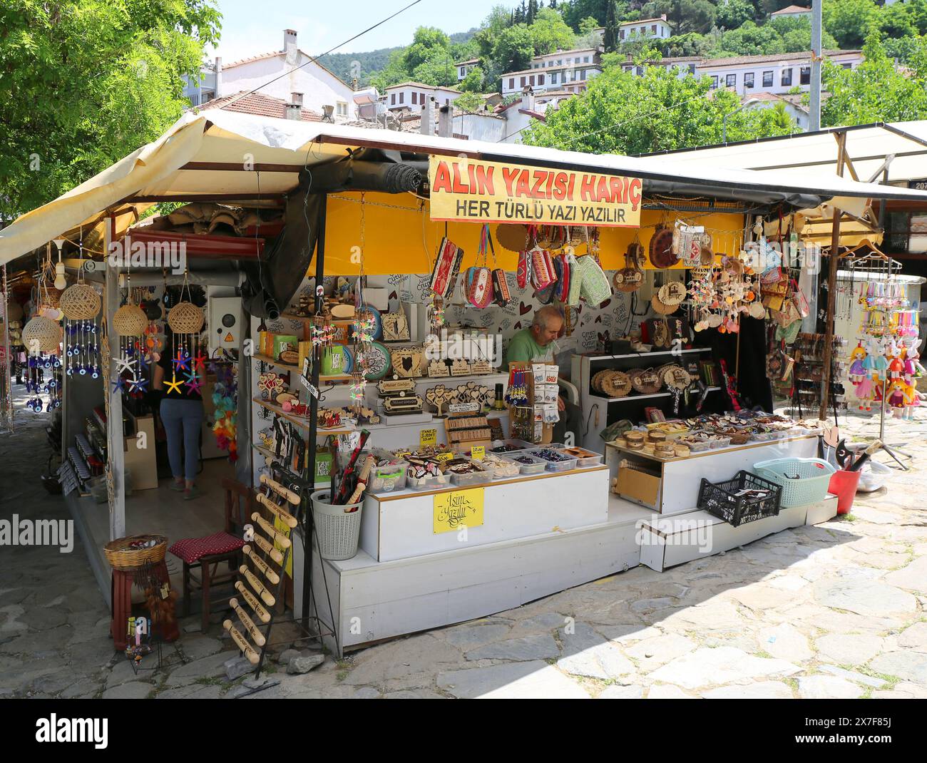 Cigarette kiosk cigarette hi-res stock photography and images - Page 3 -  Alamy