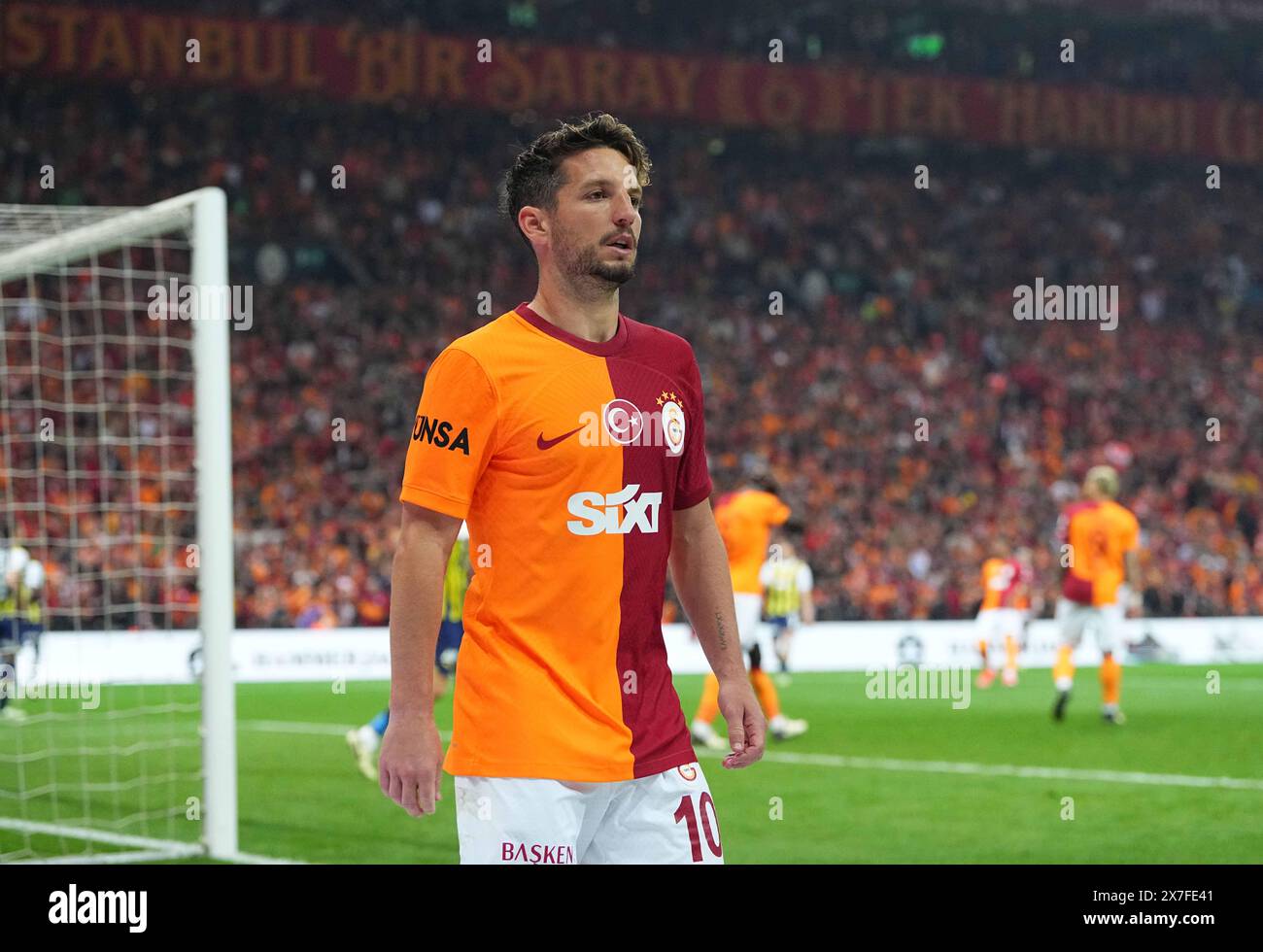 Rams Park, Istanbul, Turkey. 19th May, 2024. Dries Mertens (Galatasaray) looks on during a Turkish Super Lig - Day 37 game, Galatasaray vs Fenerbahce, at Rams Park, Istanbul, Turkey. Kim Price/CSM/Alamy Live News Stock Photo