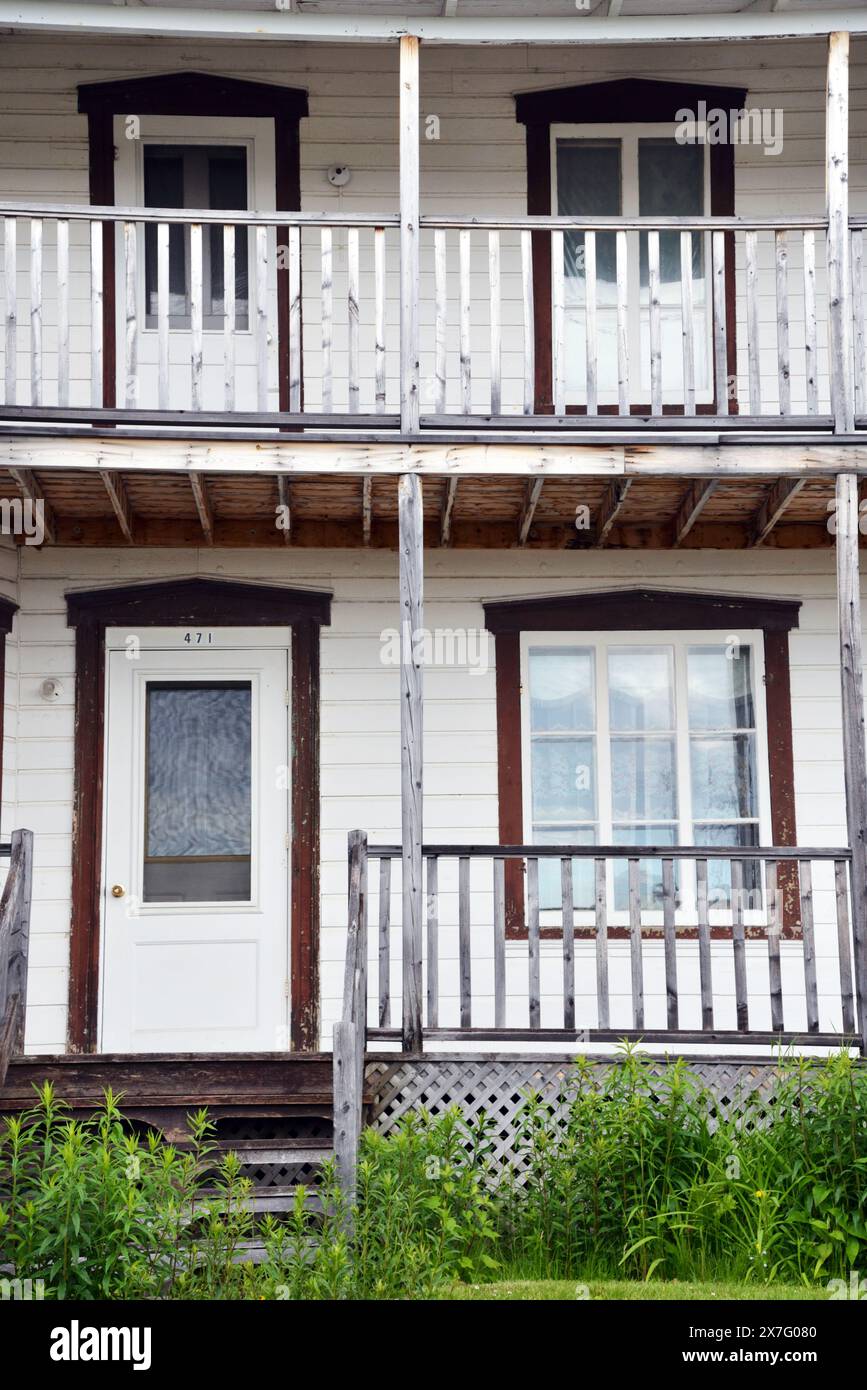 Old white wooden house Stock Photo - Alamy