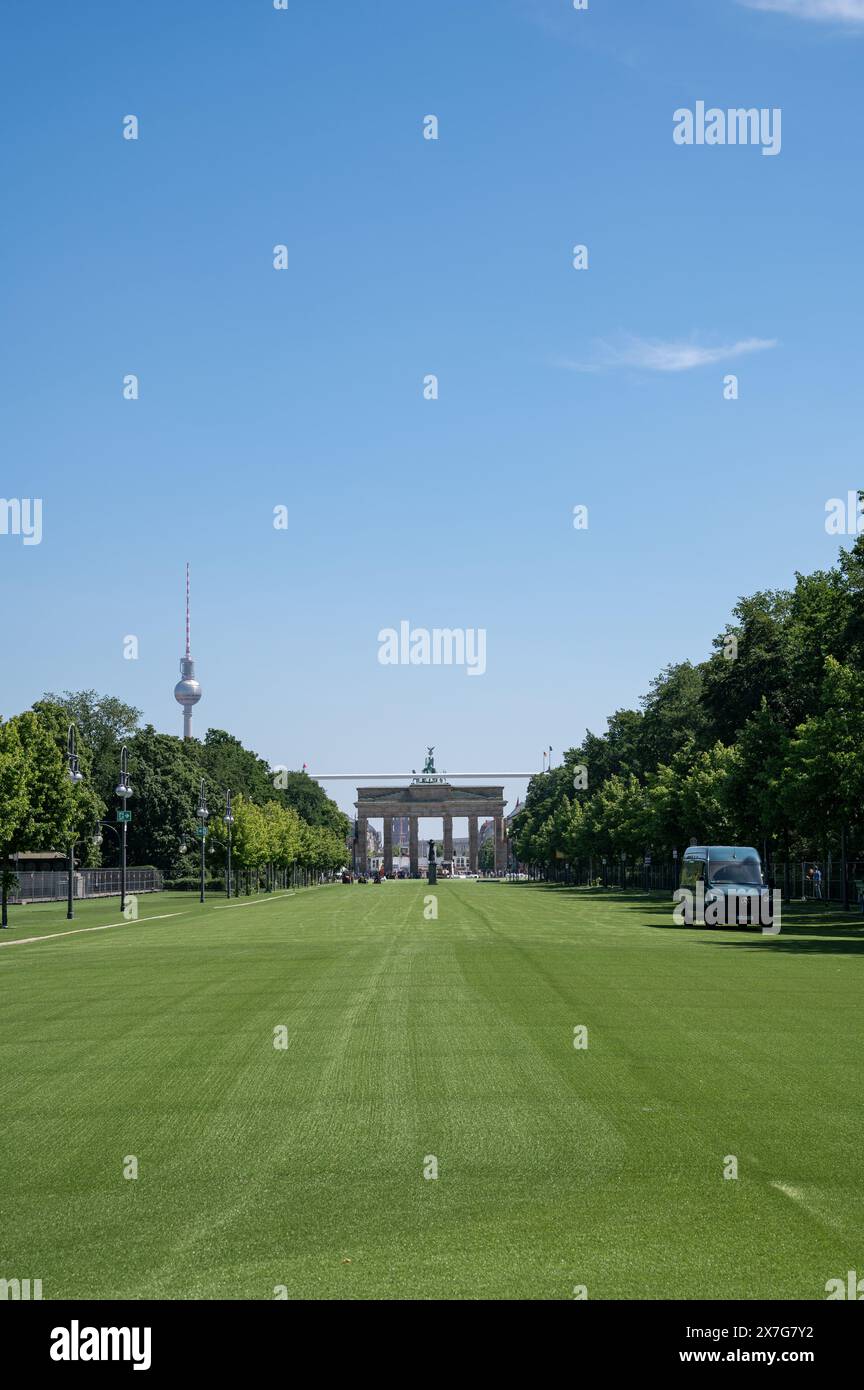 17.05.2024, Berlin, Germany, Europe Green artificial turf on the football fan mile for the