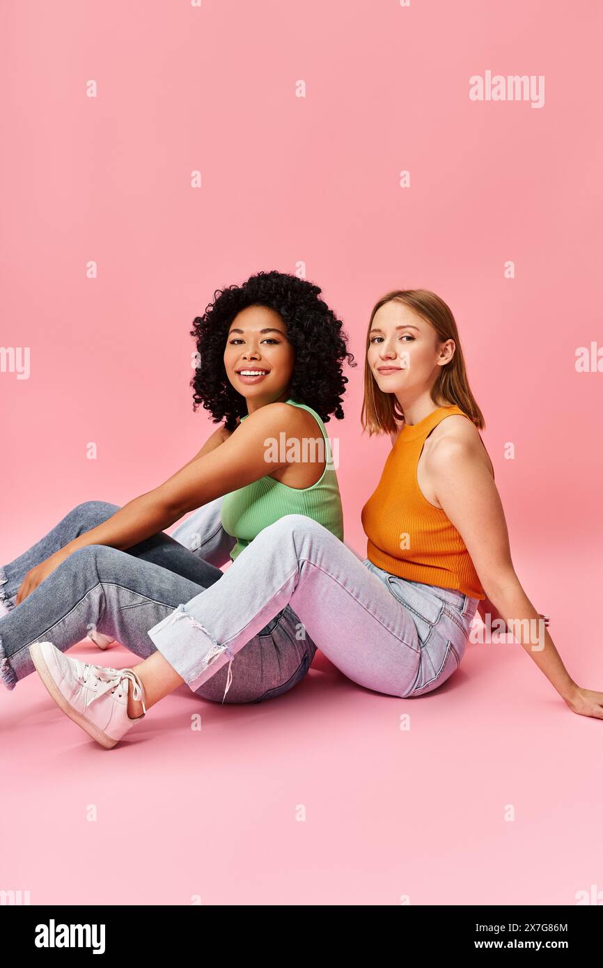 Two women posing photo hi-res stock photography and images - Alamy