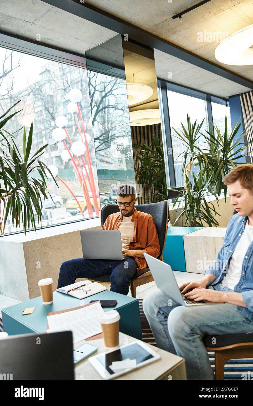 Laptops on desk tech hi-res stock photography and images - Alamy