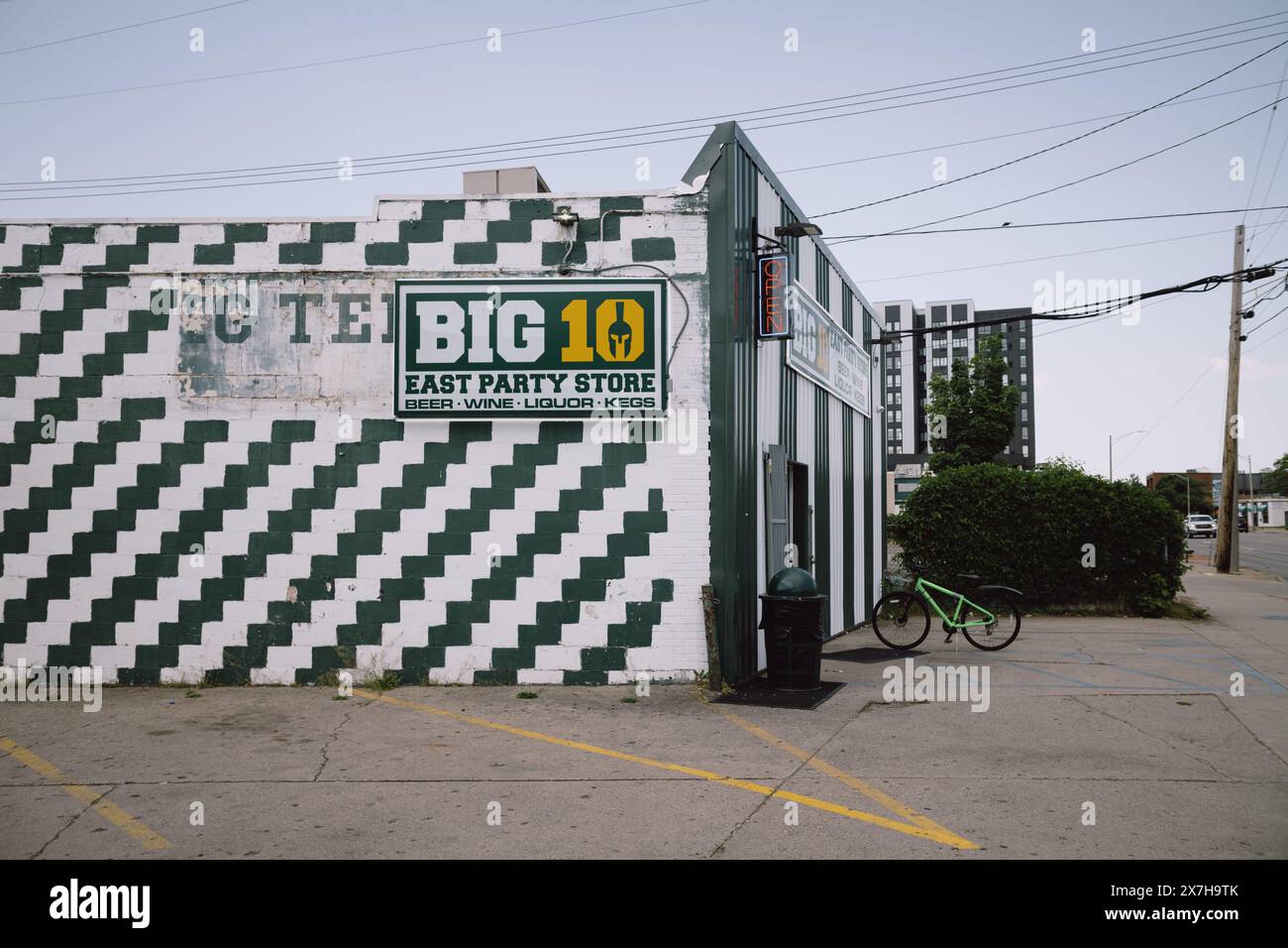 Big 10 East Party Store in East Lansing, Michigan, serving Michigan State University students Stock Photo